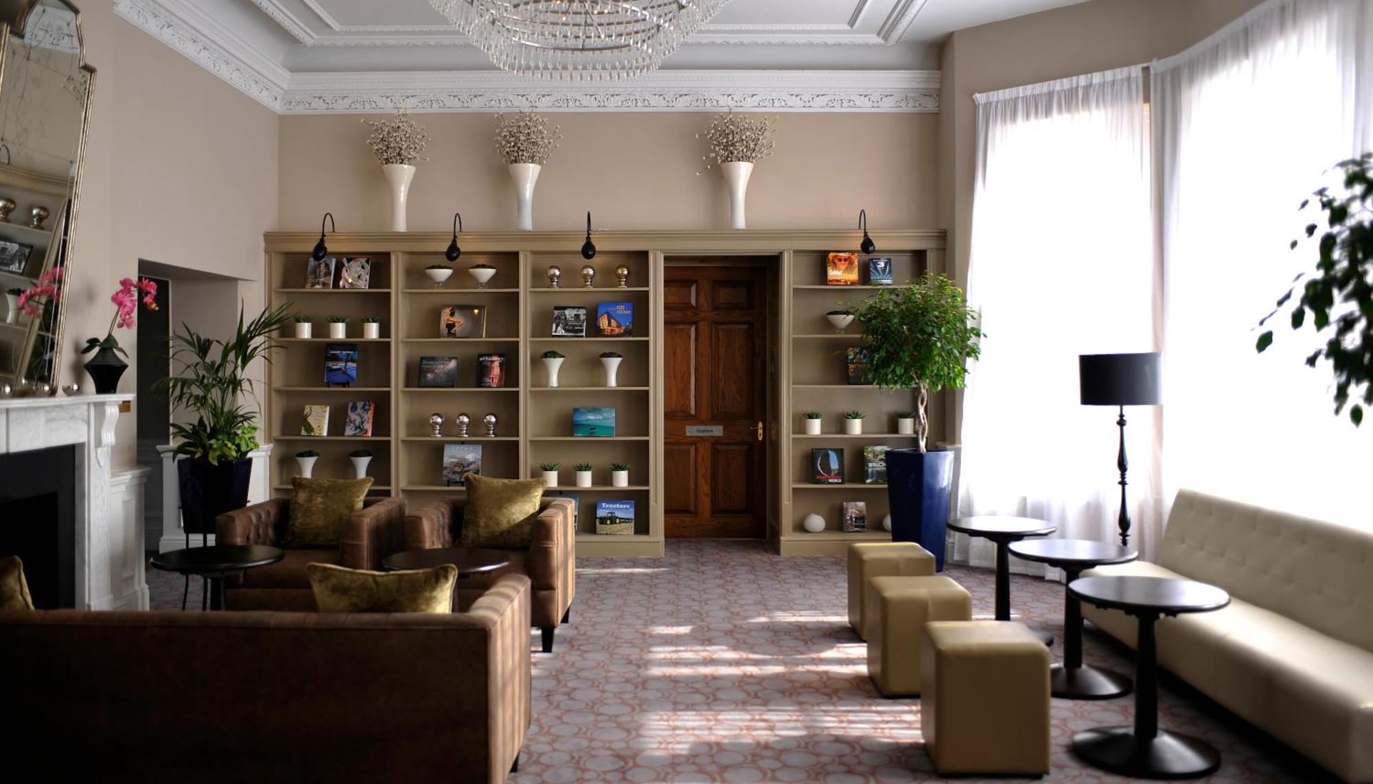 De Vere Cranage Estate Holmes Chapel Buitenkant foto