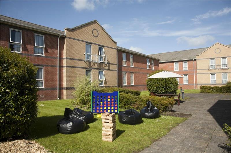 De Vere Cranage Estate Holmes Chapel Buitenkant foto